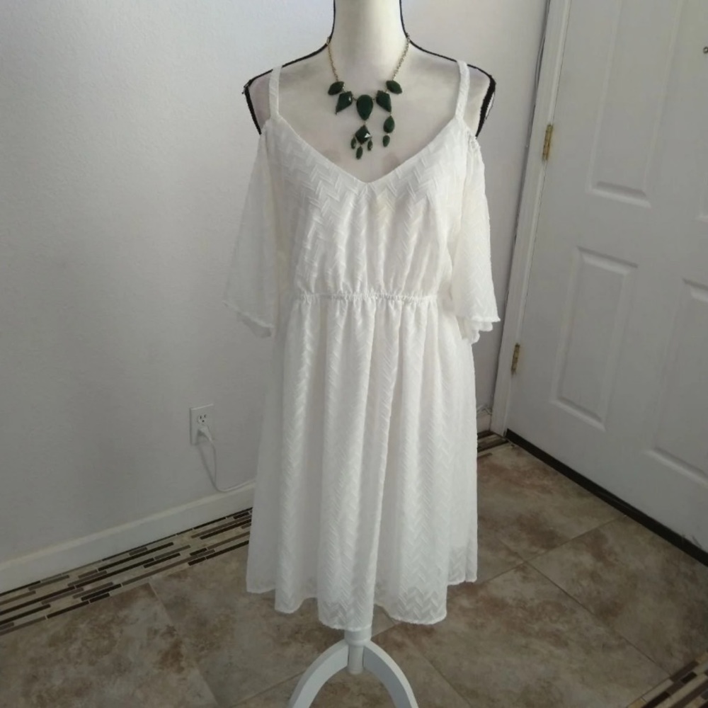 Torrid White Dress Size 1